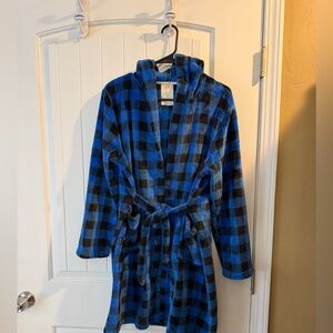E.W Apparel Boys Plaid Fleece Robe Hooded Bathrobe Soft Fuzzy Robe for Kids